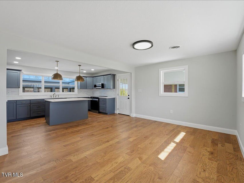 Photo #10: 452 Wilder Street