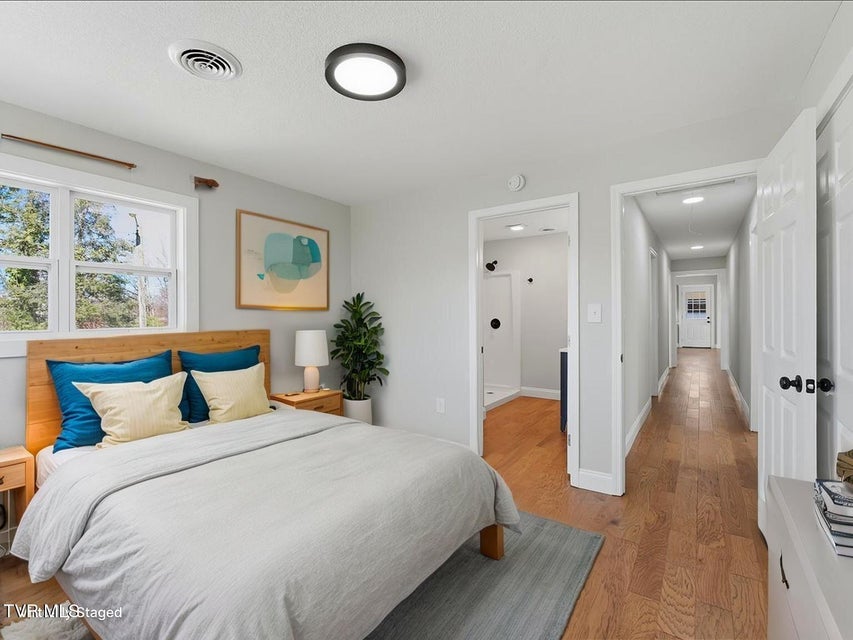 Photo #18: 452 Wilder Street