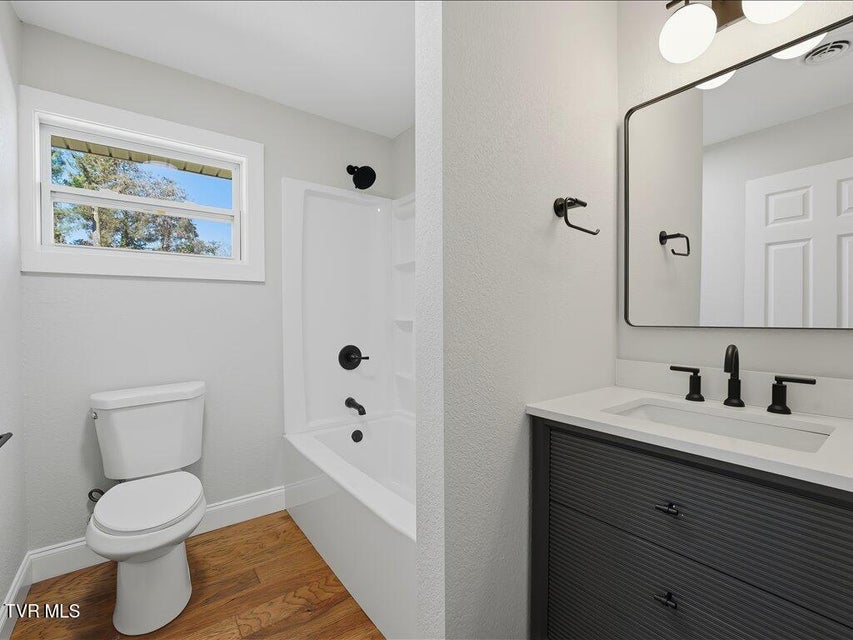 Photo #23: 452 Wilder Street