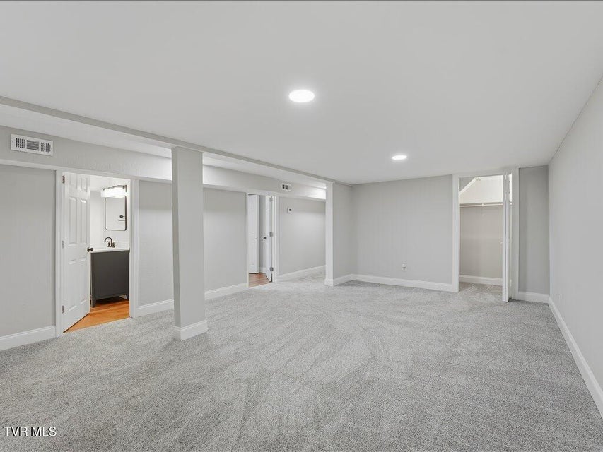 Photo #24: 452 Wilder Street