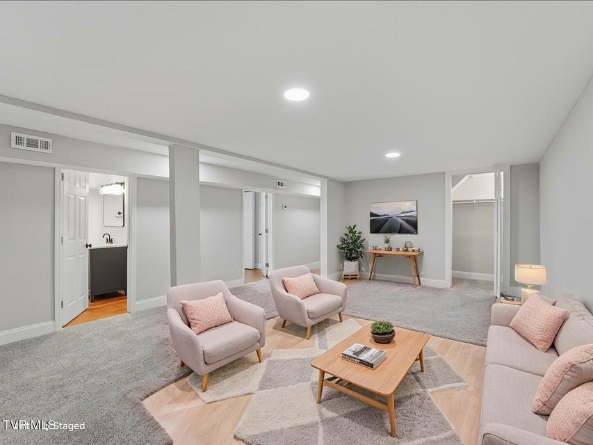 Photo #25: 452 Wilder Street