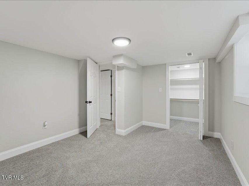 Photo #27: 452 Wilder Street