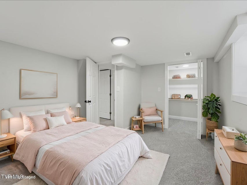 Photo #28: 452 Wilder Street