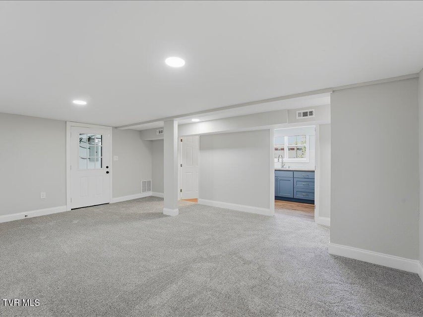 Photo #31: 452 Wilder Street