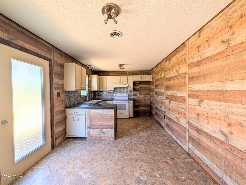 Photo #4: 464 Springfield Drive