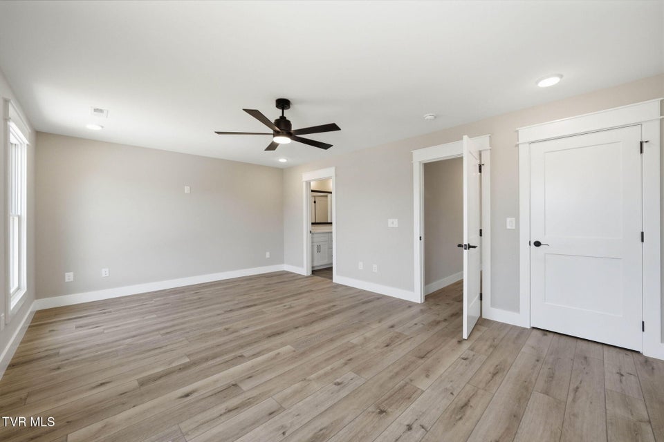 Photo #17: 304 Monroe Drive