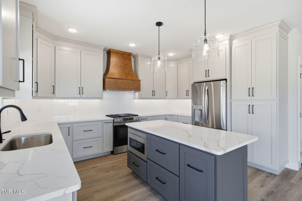 Photo #7: 310 Monroe Drive