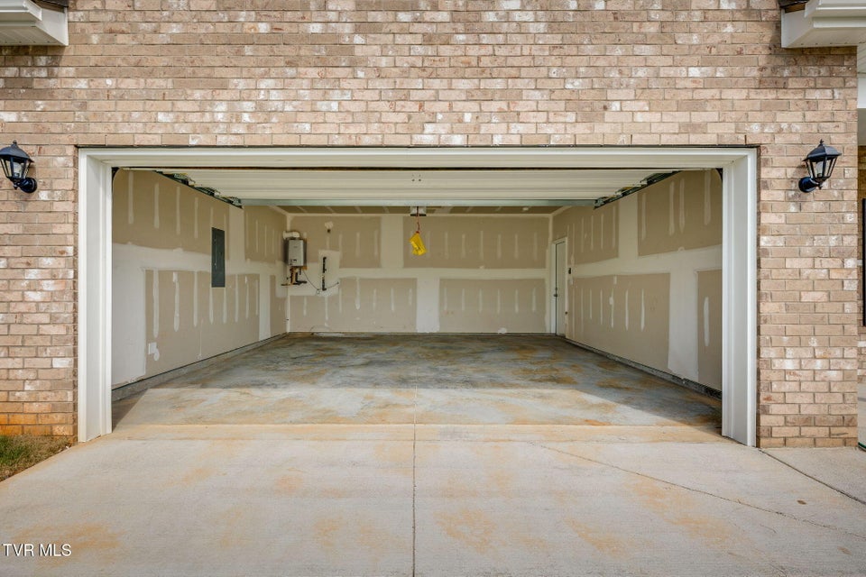 Photo #40: 804 Pinhoti Street