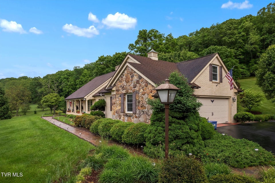 Photo #11: 160 Fairway Drive