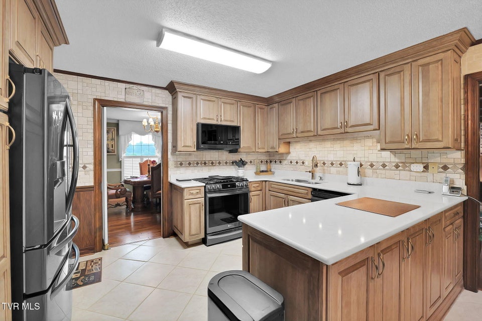 Photo #28: 160 Fairway Drive