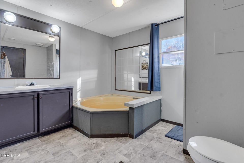 Photo #12: 607 Spring Avenue