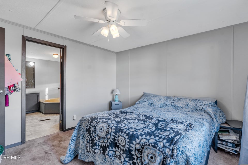 Photo #13: 607 Spring Avenue