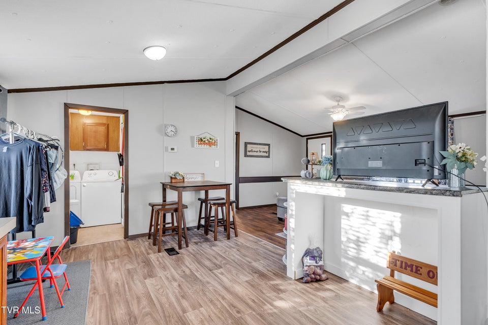 Photo #18: 607 Spring Avenue