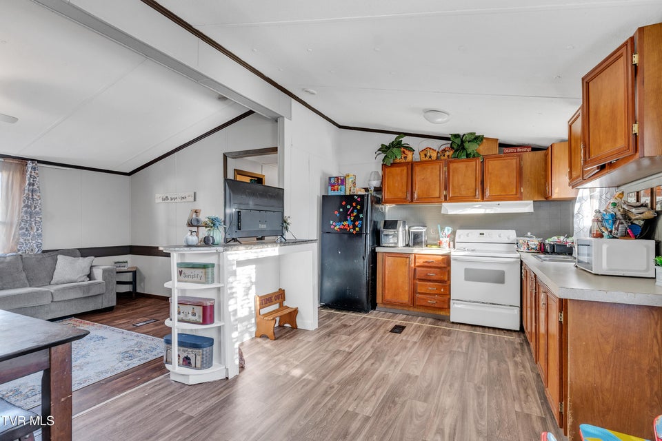 Photo #19: 607 Spring Avenue