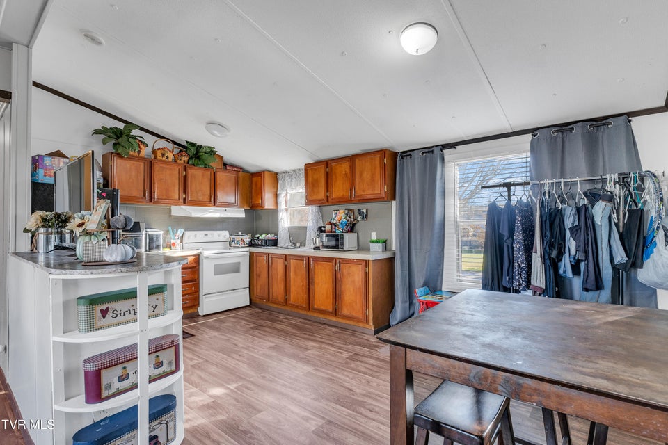 Photo #20: 607 Spring Avenue