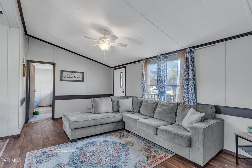 Photo #22: 607 Spring Avenue