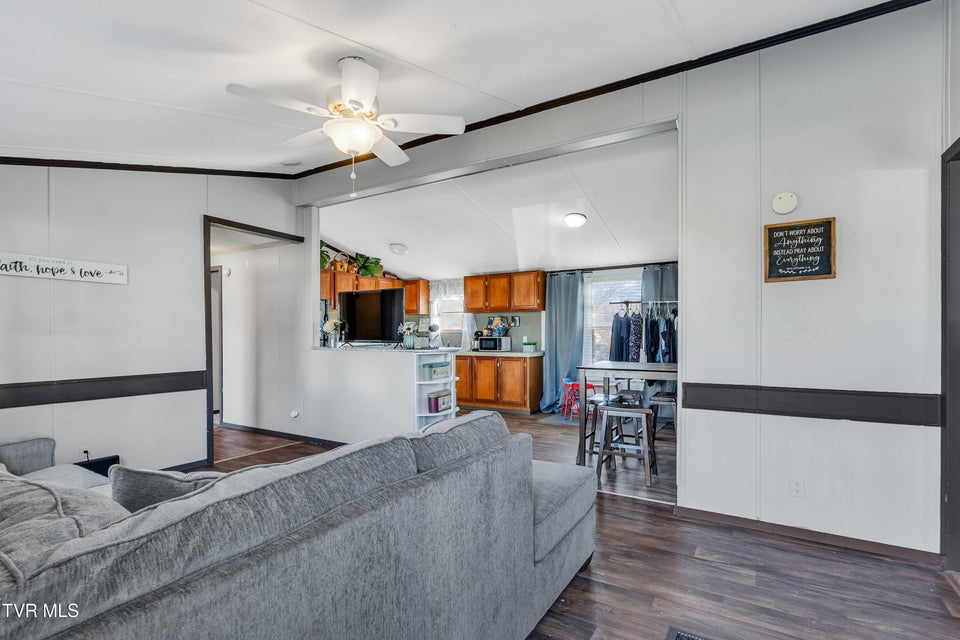 Photo #23: 607 Spring Avenue