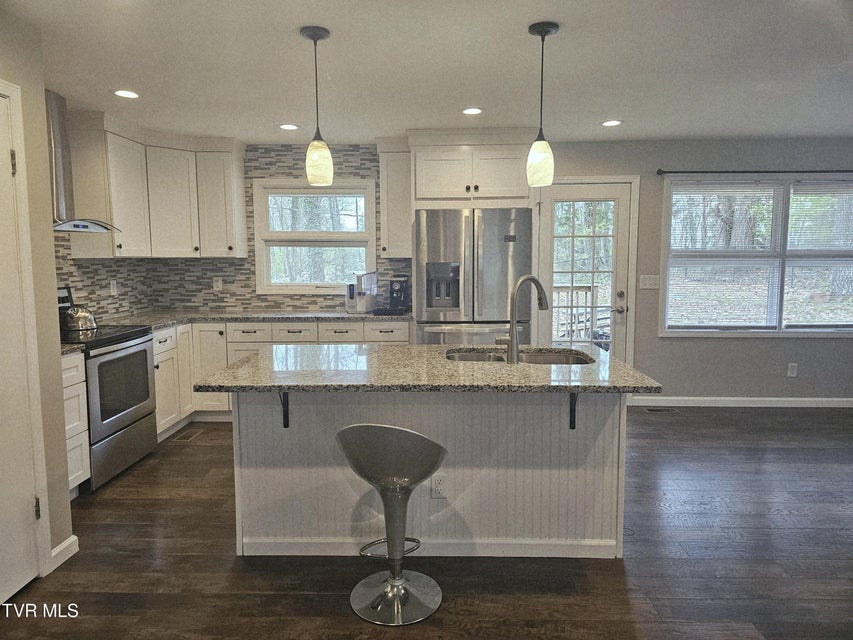 Photo #10: 2323 Inglewood Drive