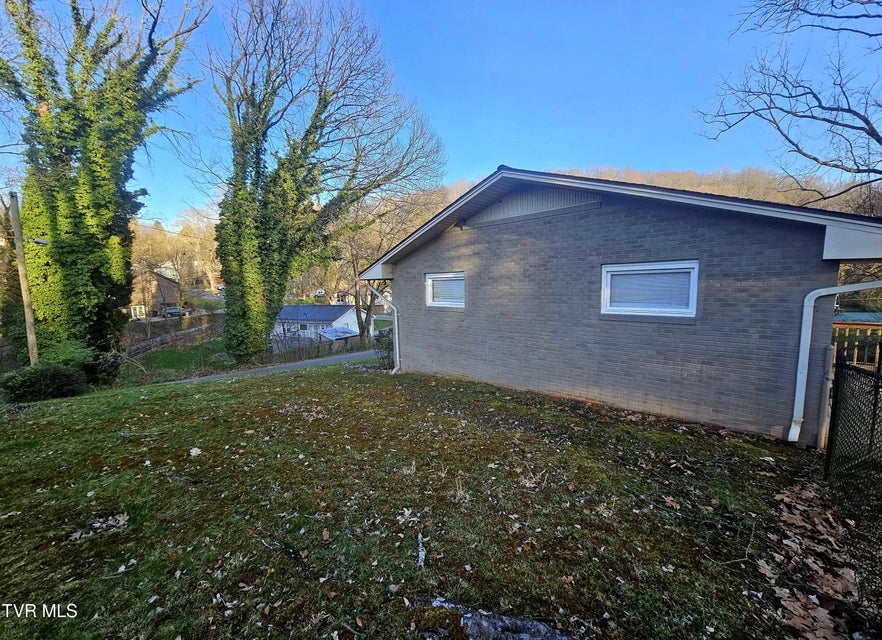 Photo #6: 2323 Inglewood Drive