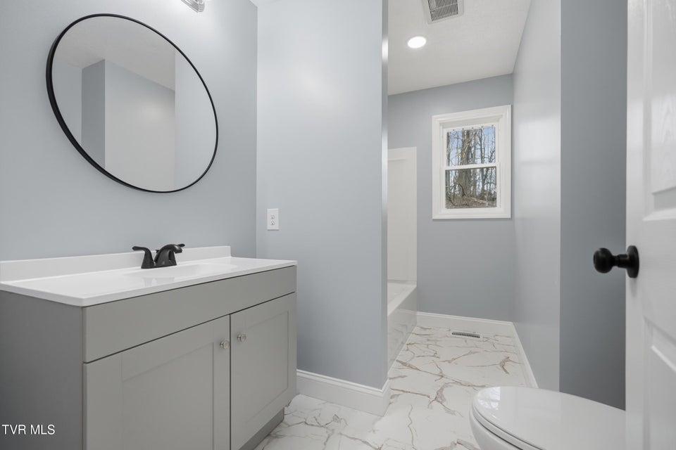 Photo #11: 3740 Thorngrove Drive