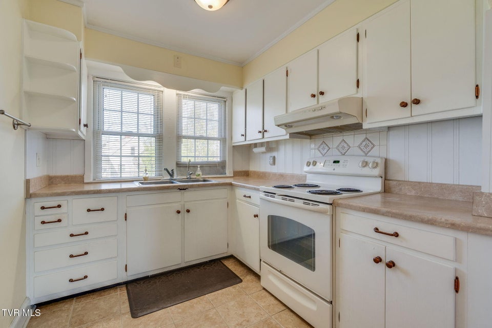 Photo #11: 2716 Linden Road