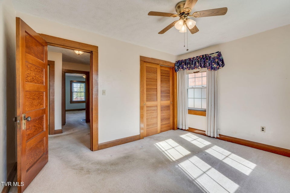 Photo #13: 2716 Linden Road