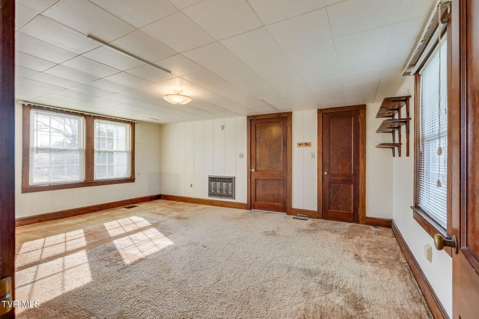 Photo #18: 2716 Linden Road