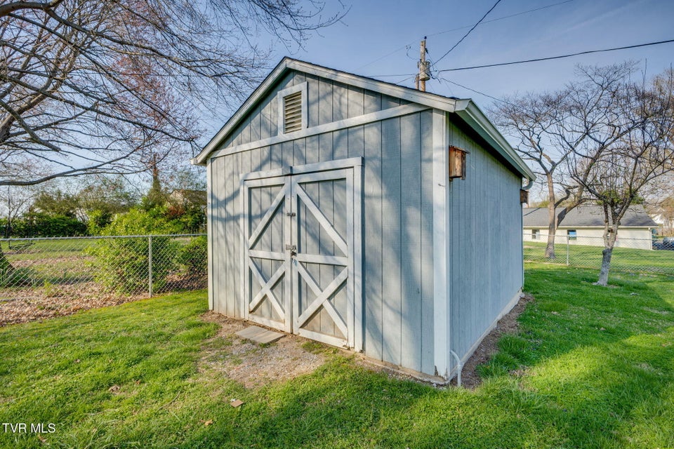 Photo #29: 2716 Linden Road