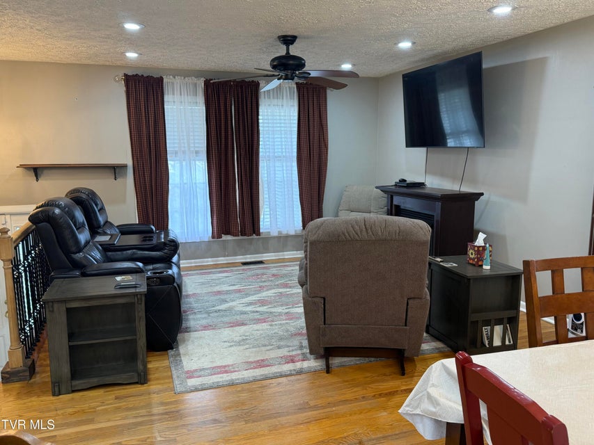 Photo #7: 952 Afton Street