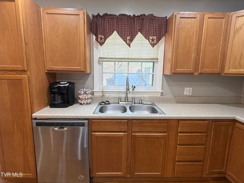 Photo #13: 952 Afton Street