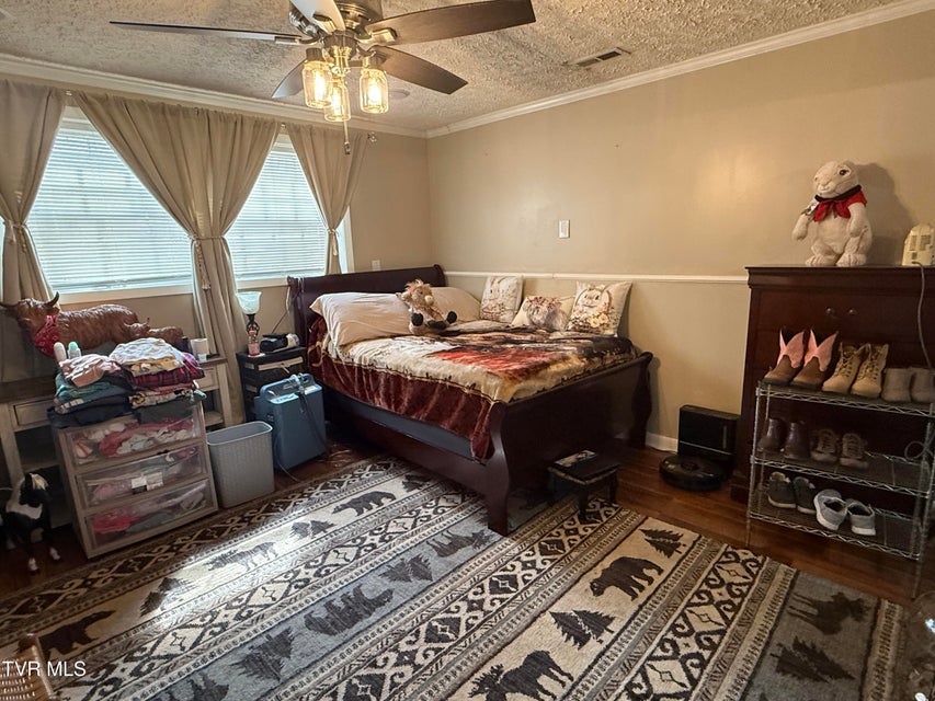 Photo #31: 952 Afton Street