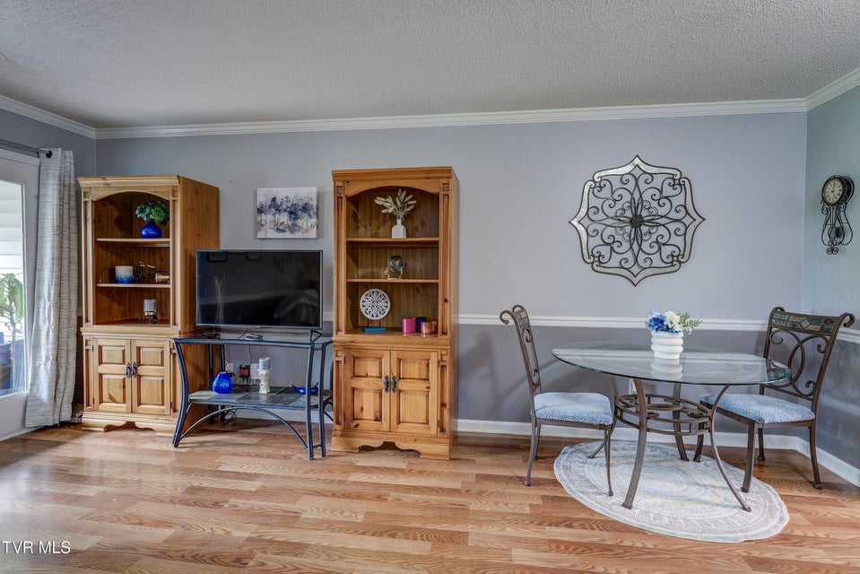 Photo #4: 400 Sunset Drive