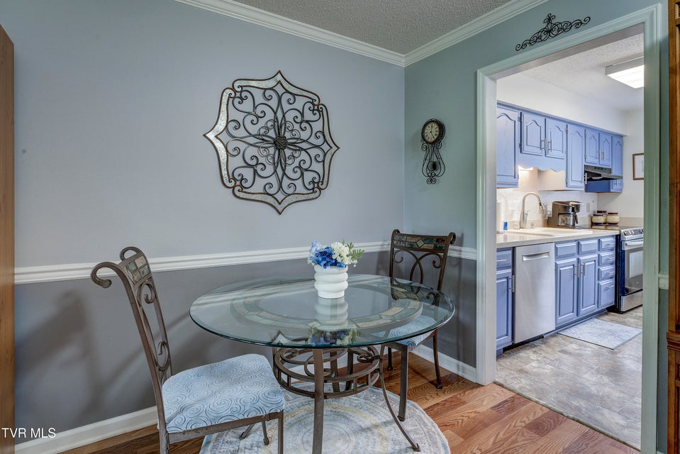 Photo #8: 400 Sunset Drive