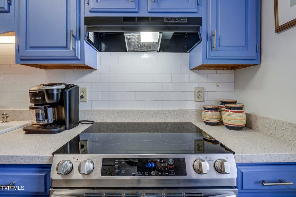 Photo #12: 400 Sunset Drive