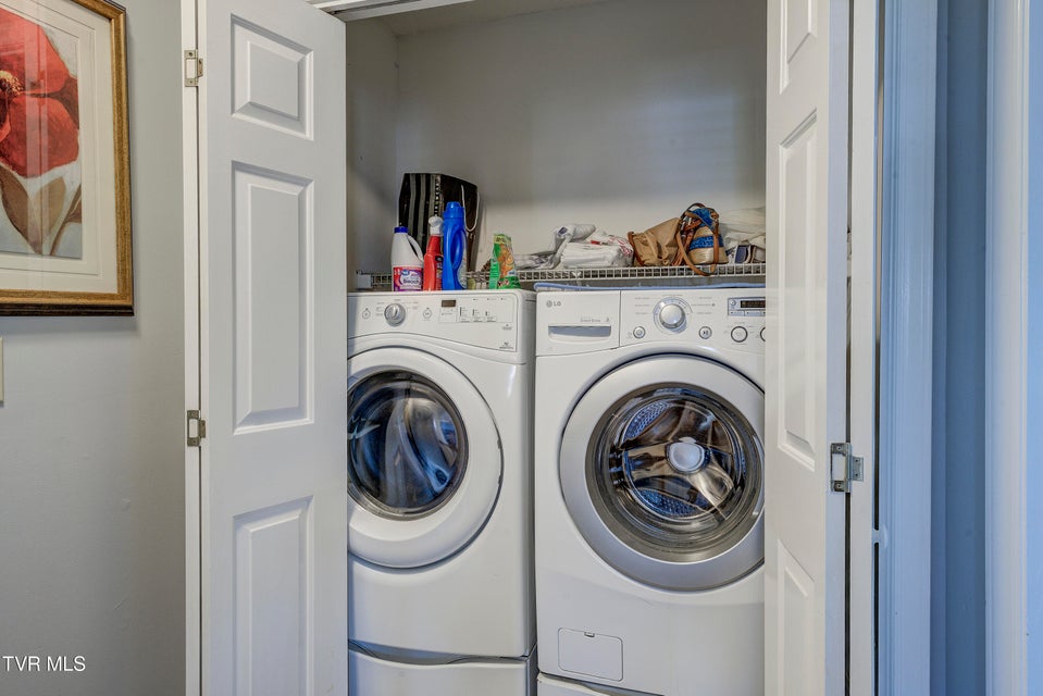 Photo #16: 400 Sunset Drive