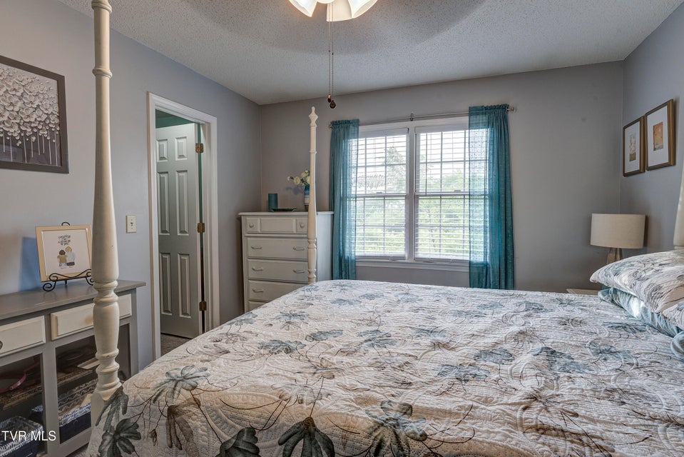 Photo #21: 400 Sunset Drive