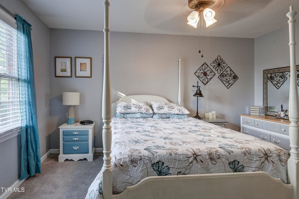 Photo #22: 400 Sunset Drive