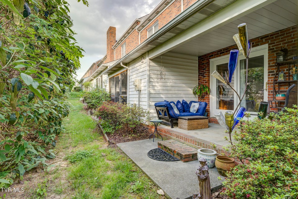 Photo #26: 400 Sunset Drive