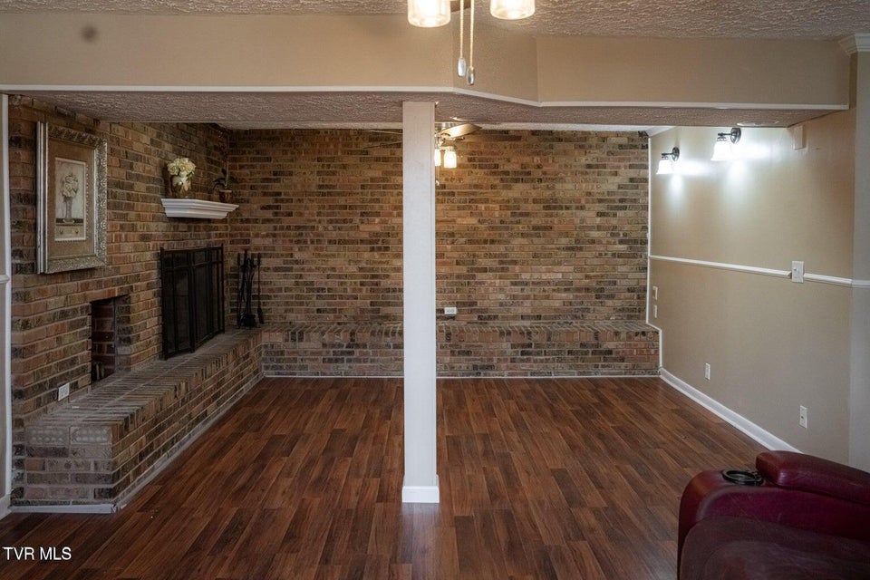 Photo #27: 952 Afton Street