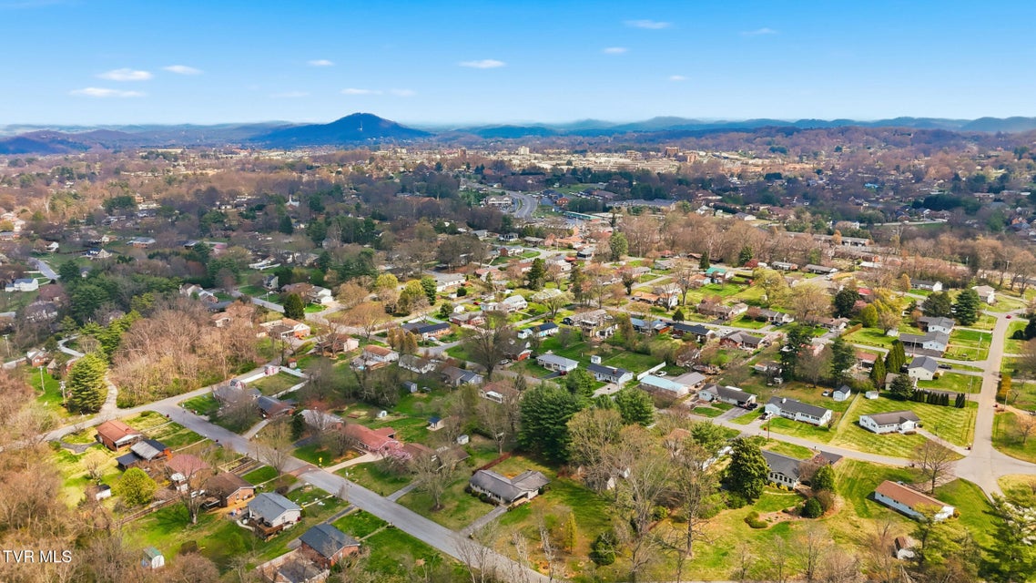 Photo #37: 1211 Oakdell Court