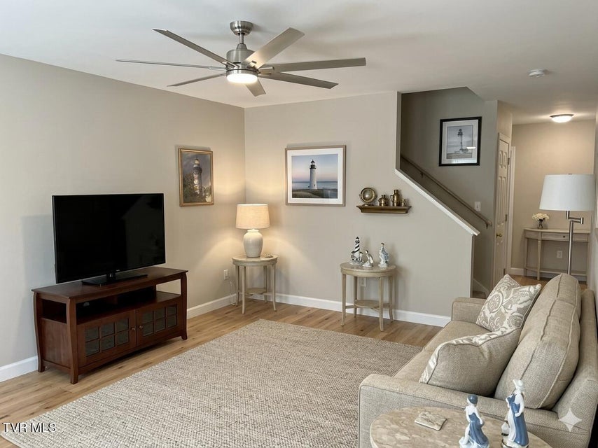 Photo #7: 165 Bentley Parc 