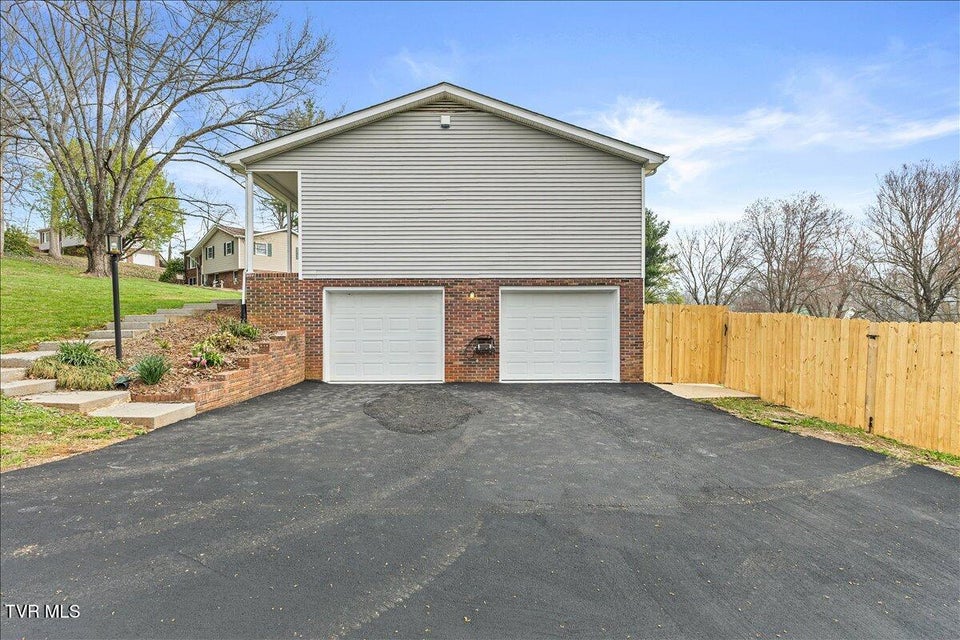 Photo #7: 316 Winding Road