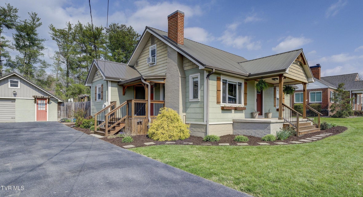 Photo #3: 4238 Ivanhoe Street