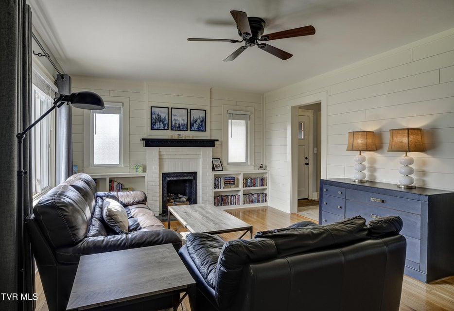 Photo #5: 4238 Ivanhoe Street