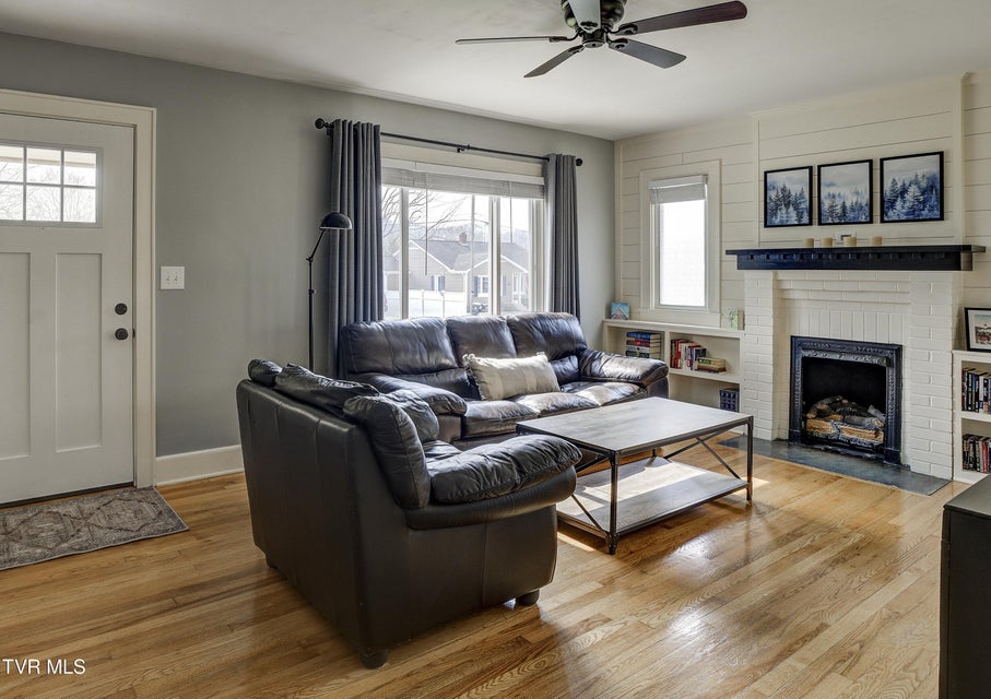 Photo #4: 4238 Ivanhoe Street