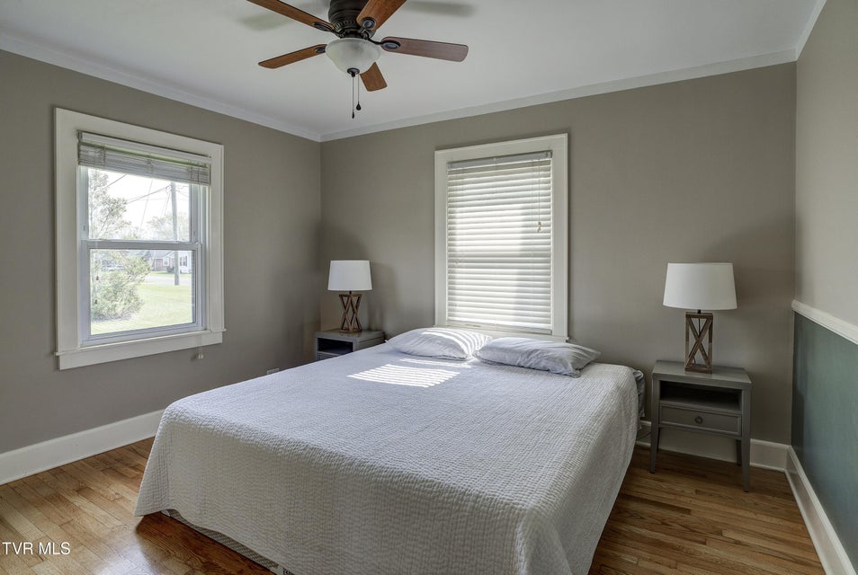 Photo #18: 4238 Ivanhoe Street