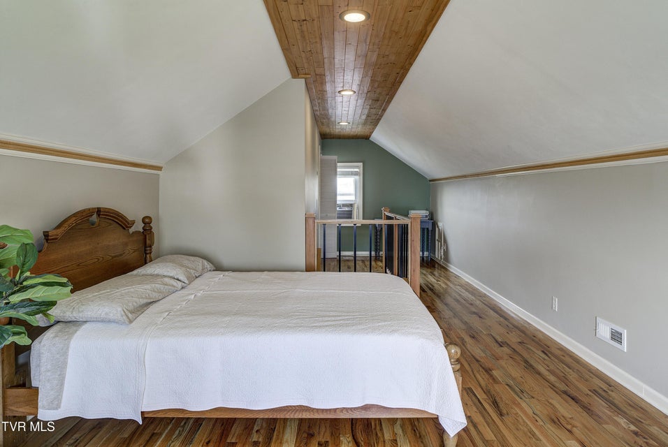 Photo #25: 4238 Ivanhoe Street