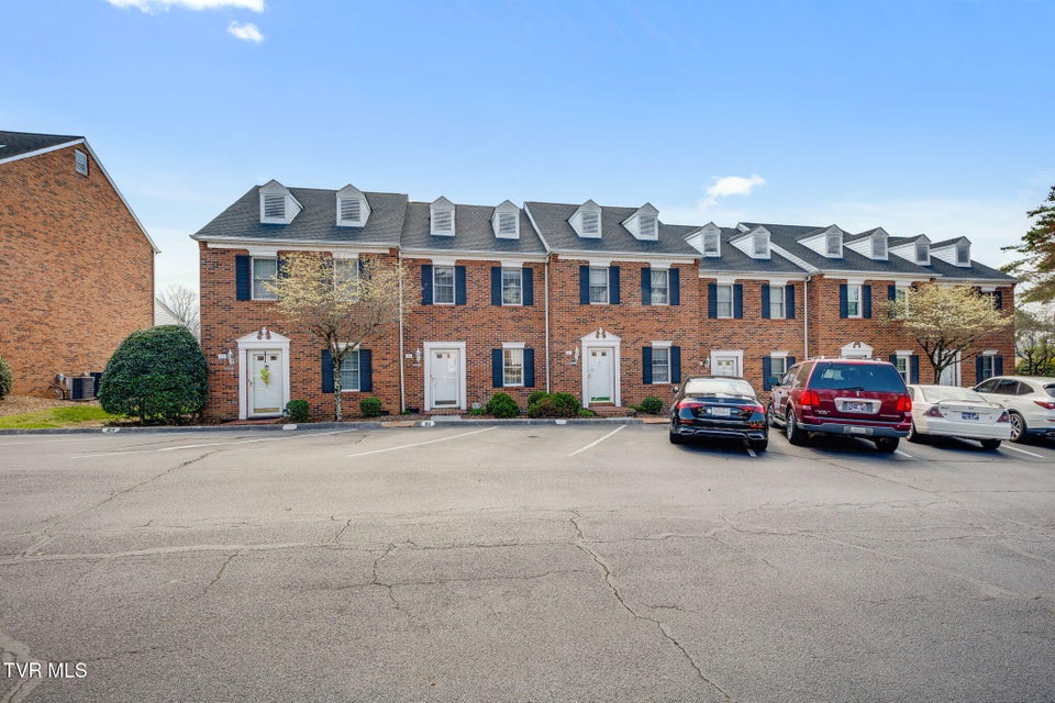 Photo #4: 400 Sunset Drive