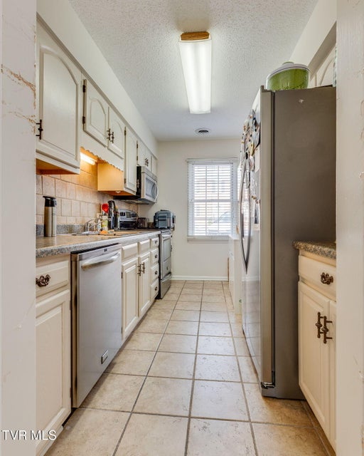 Photo #11: 400 Sunset Drive