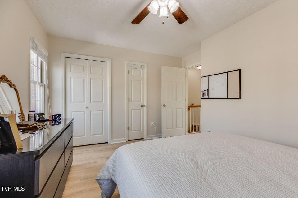 Photo #17: 400 Sunset Drive